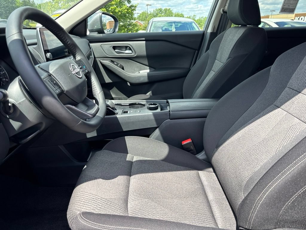 Certified 2026 Nissan Rogue SV AWD/4WD image 10