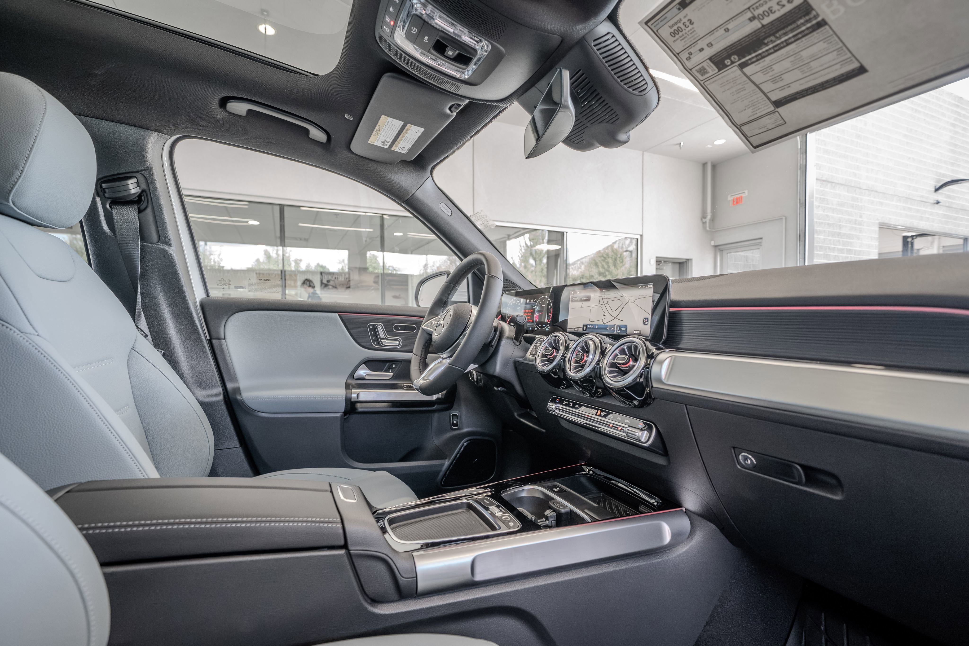 Certified 2026 Mercedes-Benz GLB 250 4MATIC image 17