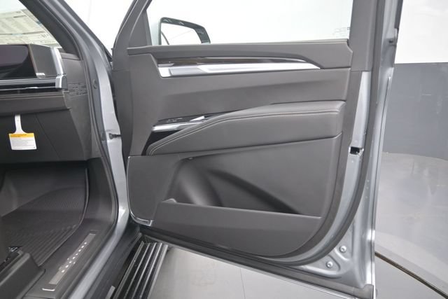 New 2026 Cadillac Escalade Luxury w/ LPO, Floor Liner Package AWD/4WD image 22