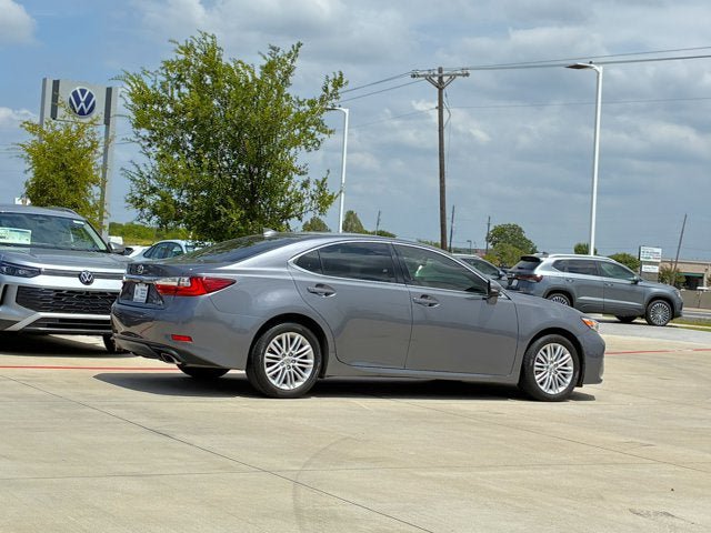 Used 2016 Lexus ES 350 w/ Premium Package w/Wood Trim FWD image 8