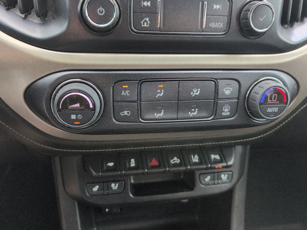 Used 2022 GMC Canyon Denali RWD image 18