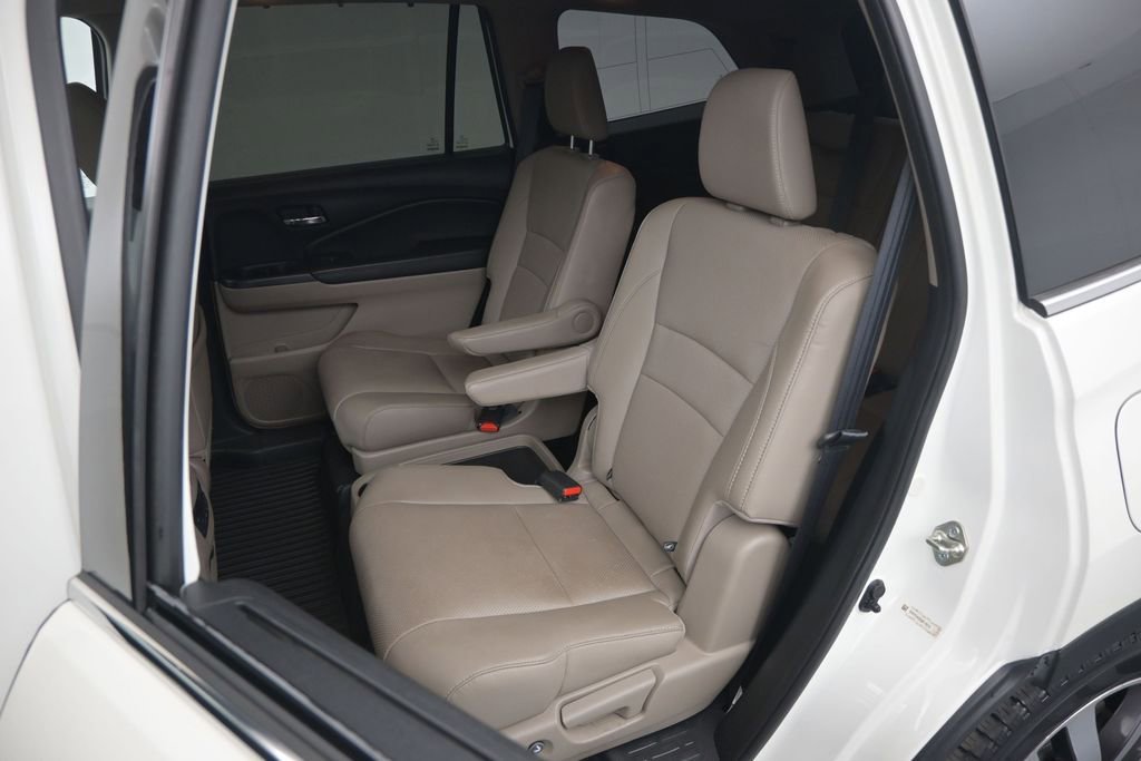 Used 2016 Honda Pilot Elite image 12