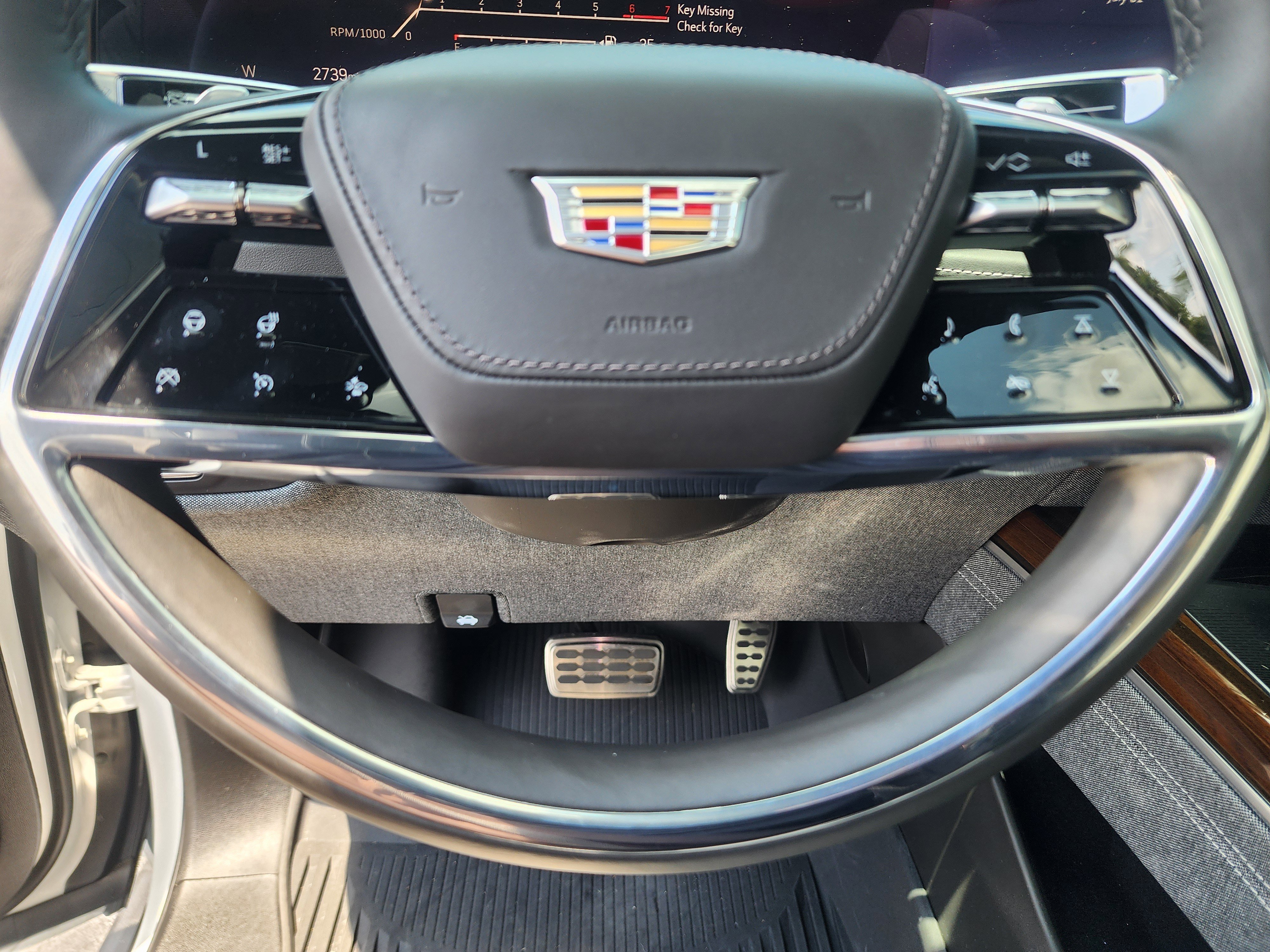 Used 2025 Cadillac Escalade Premium Luxury Platinum AWD/4WD image 31