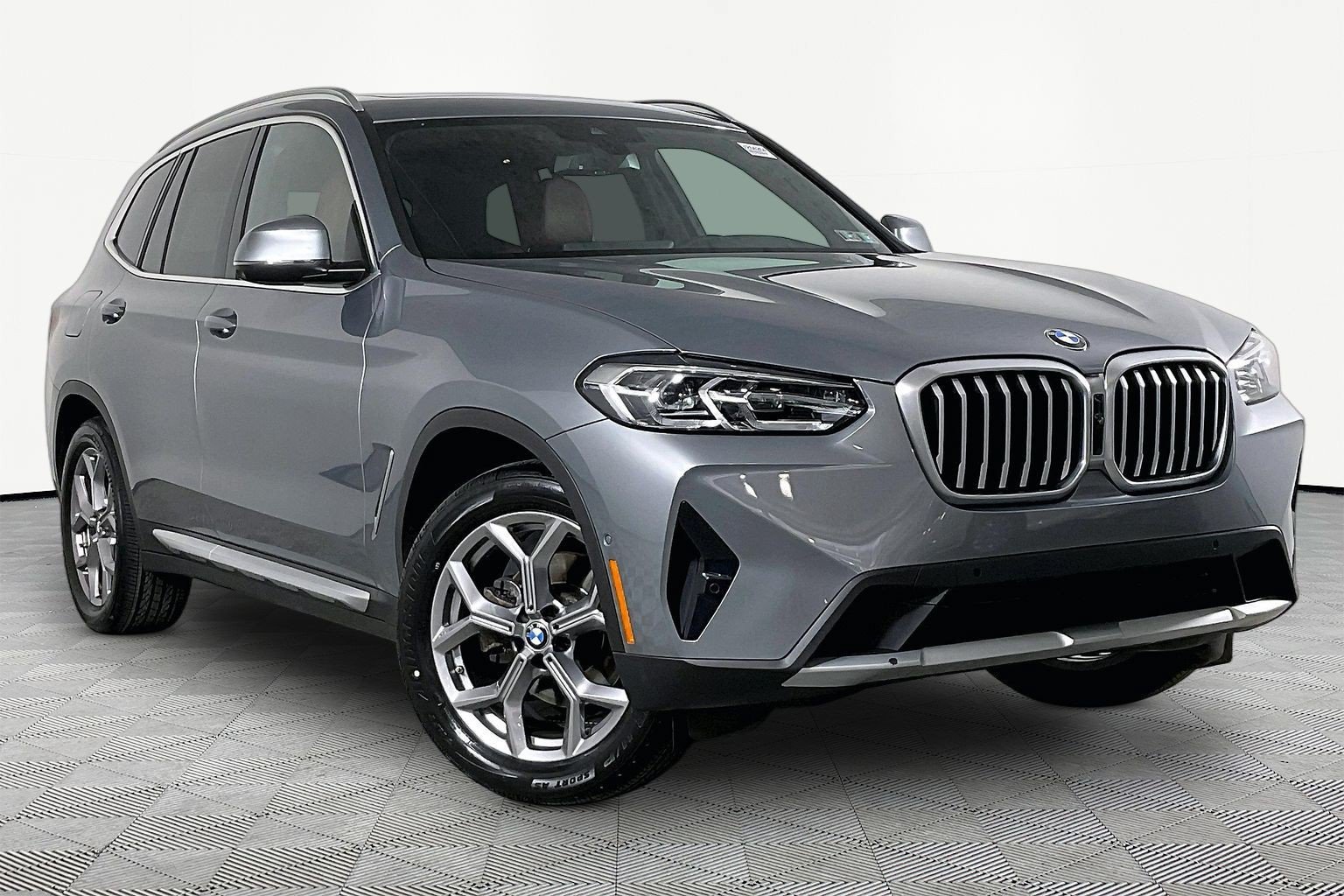 Certified 2024 BMW X3 xDrive30i w/ Premium Package AWD/4WD image 4