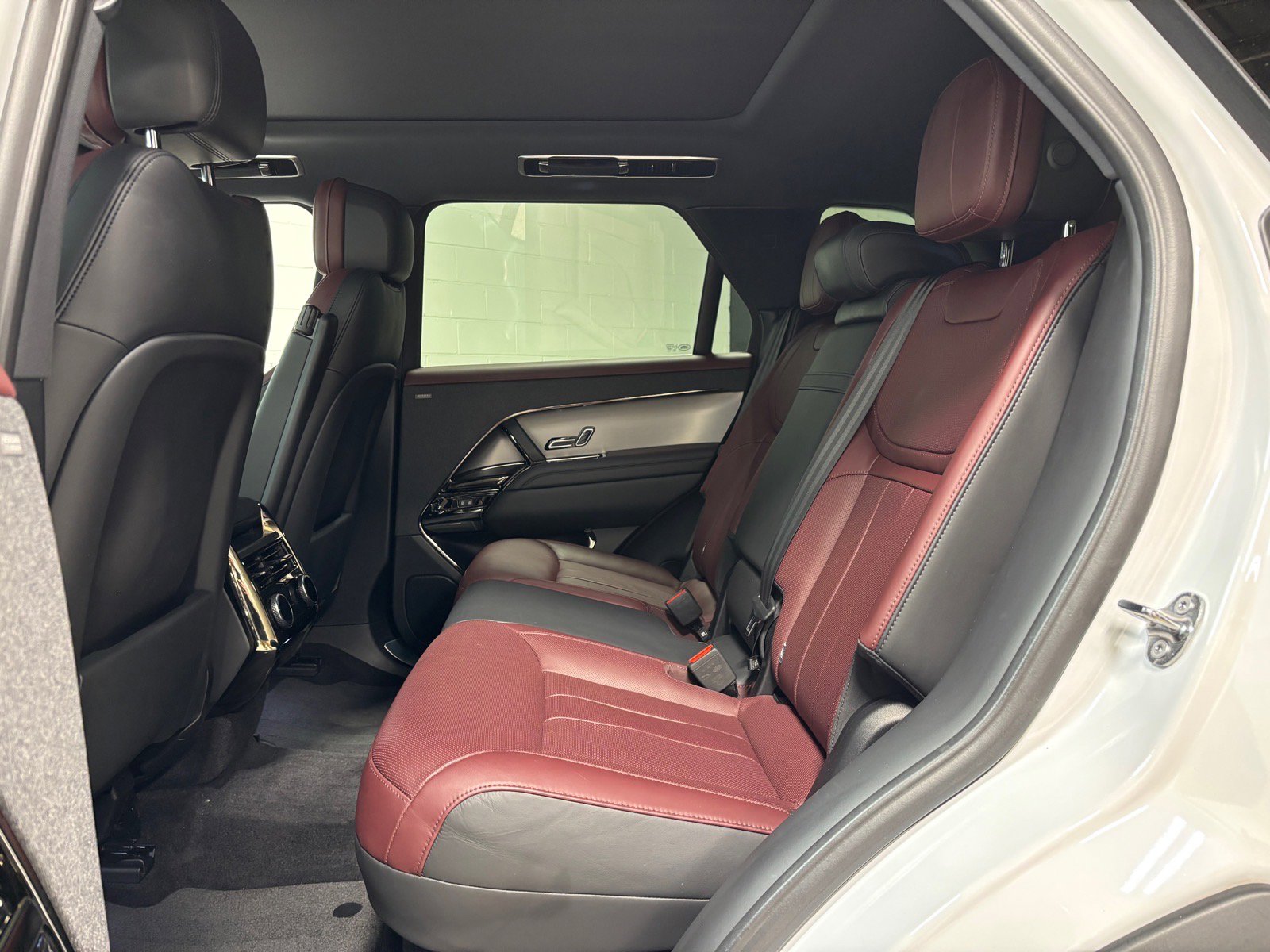 Used 2024 Land Rover Range Rover Sport Dynamic SE image 29