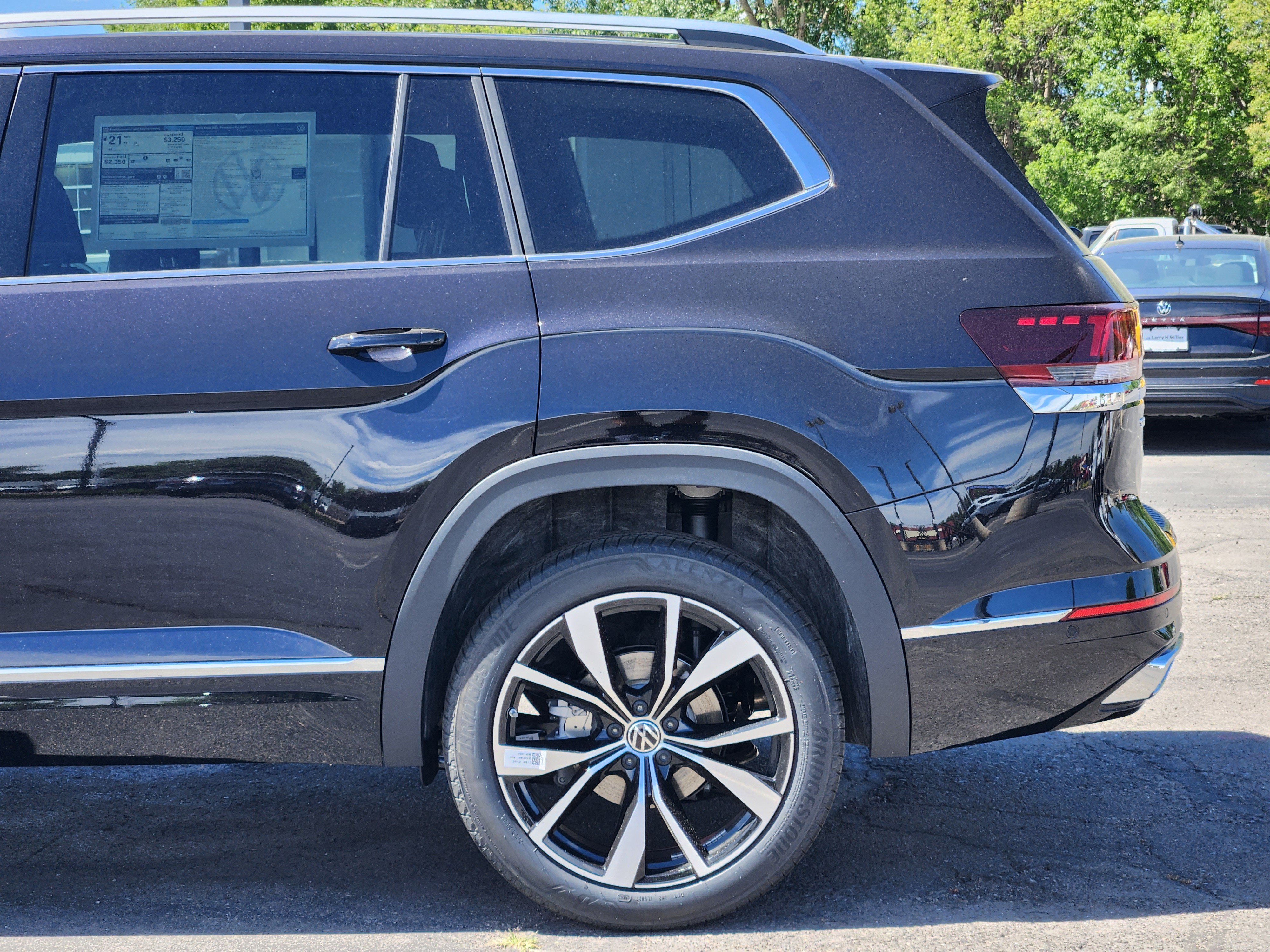 New 2026 Volkswagen Atlas SEL Premium R-Line AWD/4WD image 4