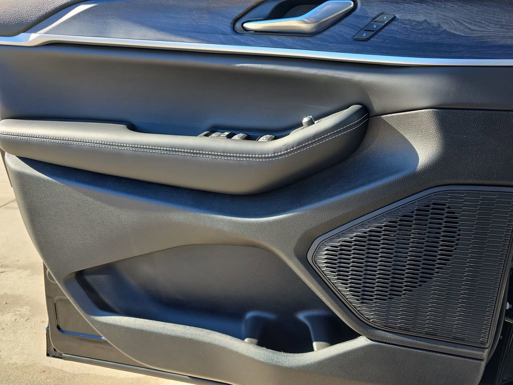 New 2025 Jeep Grand Cherokee L Limited w/ Luxury Tech Group II image 28