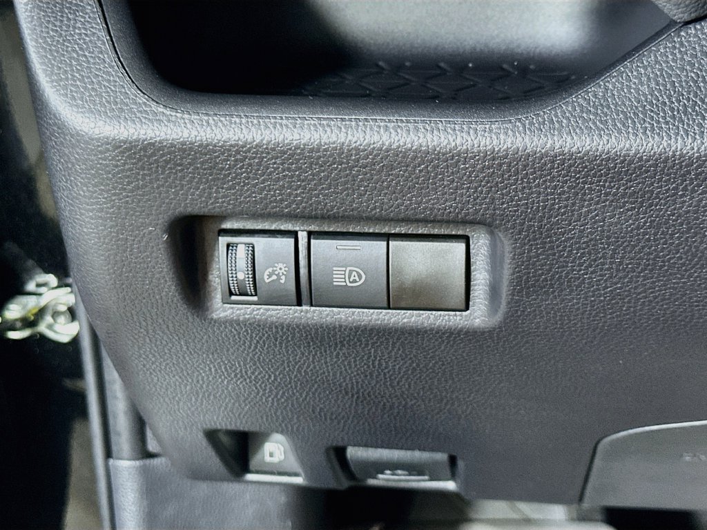 Used 2025 Toyota RAV4 LE AWD/4WD image 23