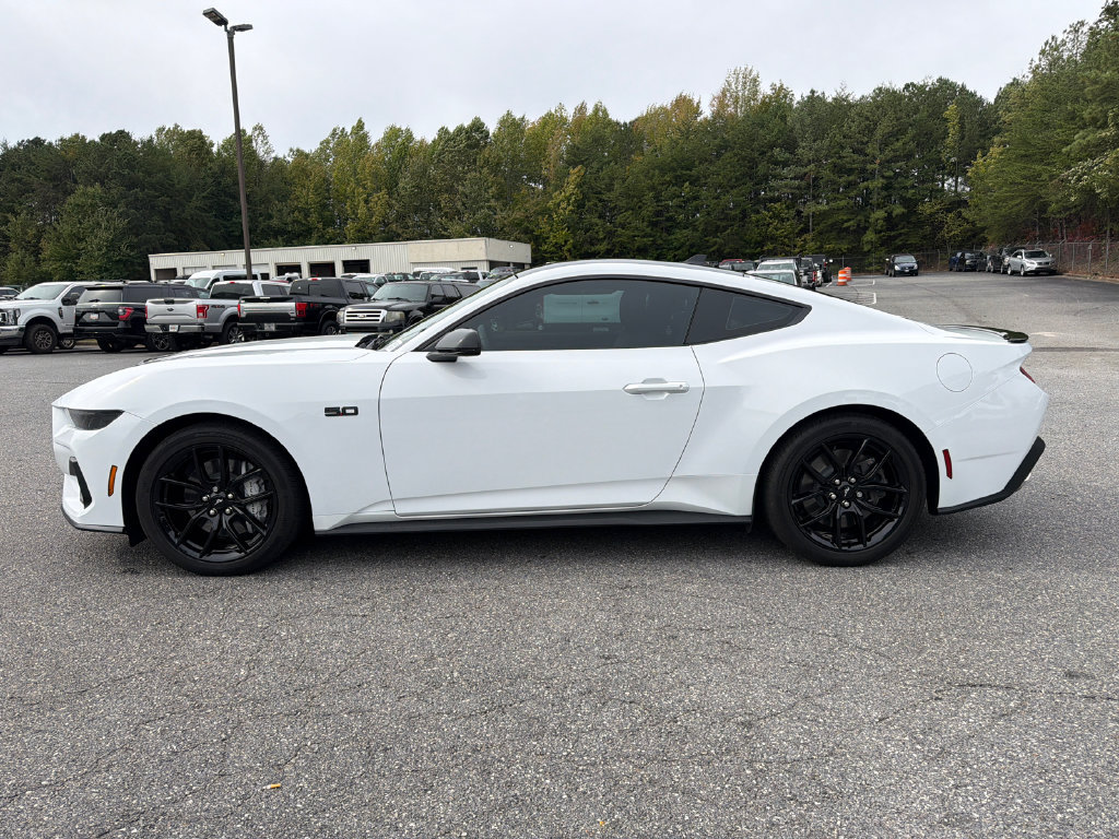 Used 2025 Ford Mustang GT Premium RWD image 4