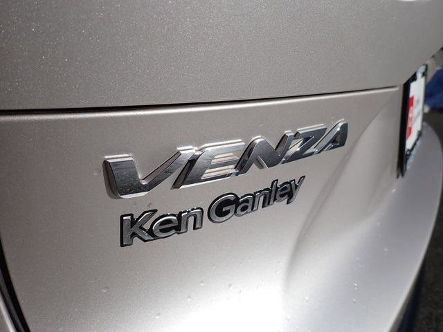 Certified 2023 Toyota Venza XLE image 7