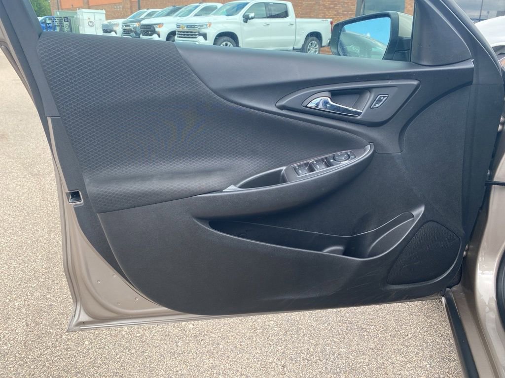 Used 2024 Chevrolet Malibu LT image 11