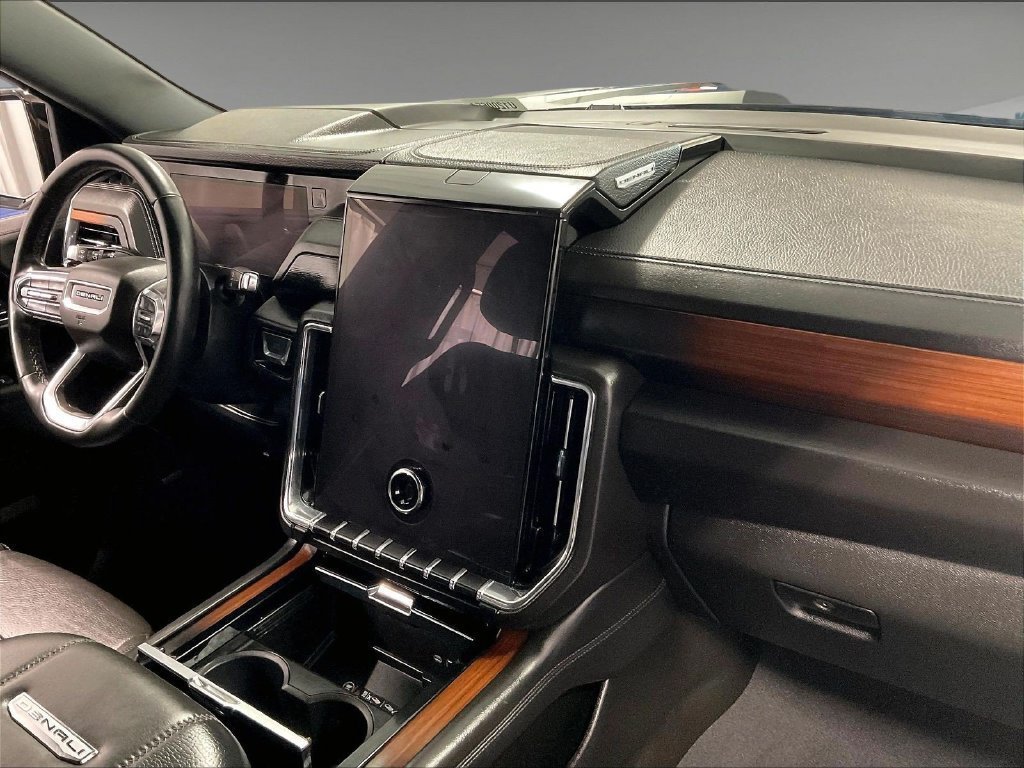 Used 2025 GMC Yukon Denali AWD/4WD image 14
