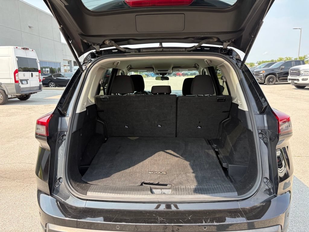 Used 2024 Nissan Rogue S AWD/4WD image 19