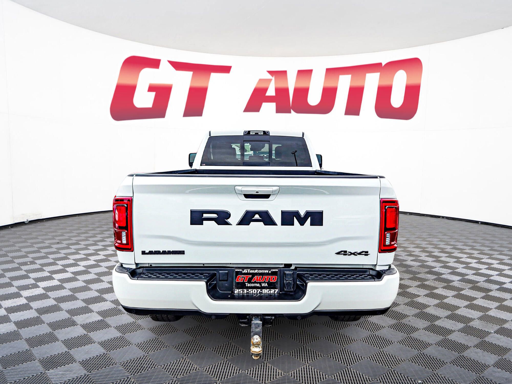 Used 2025 RAM 3500 Laramie image 6