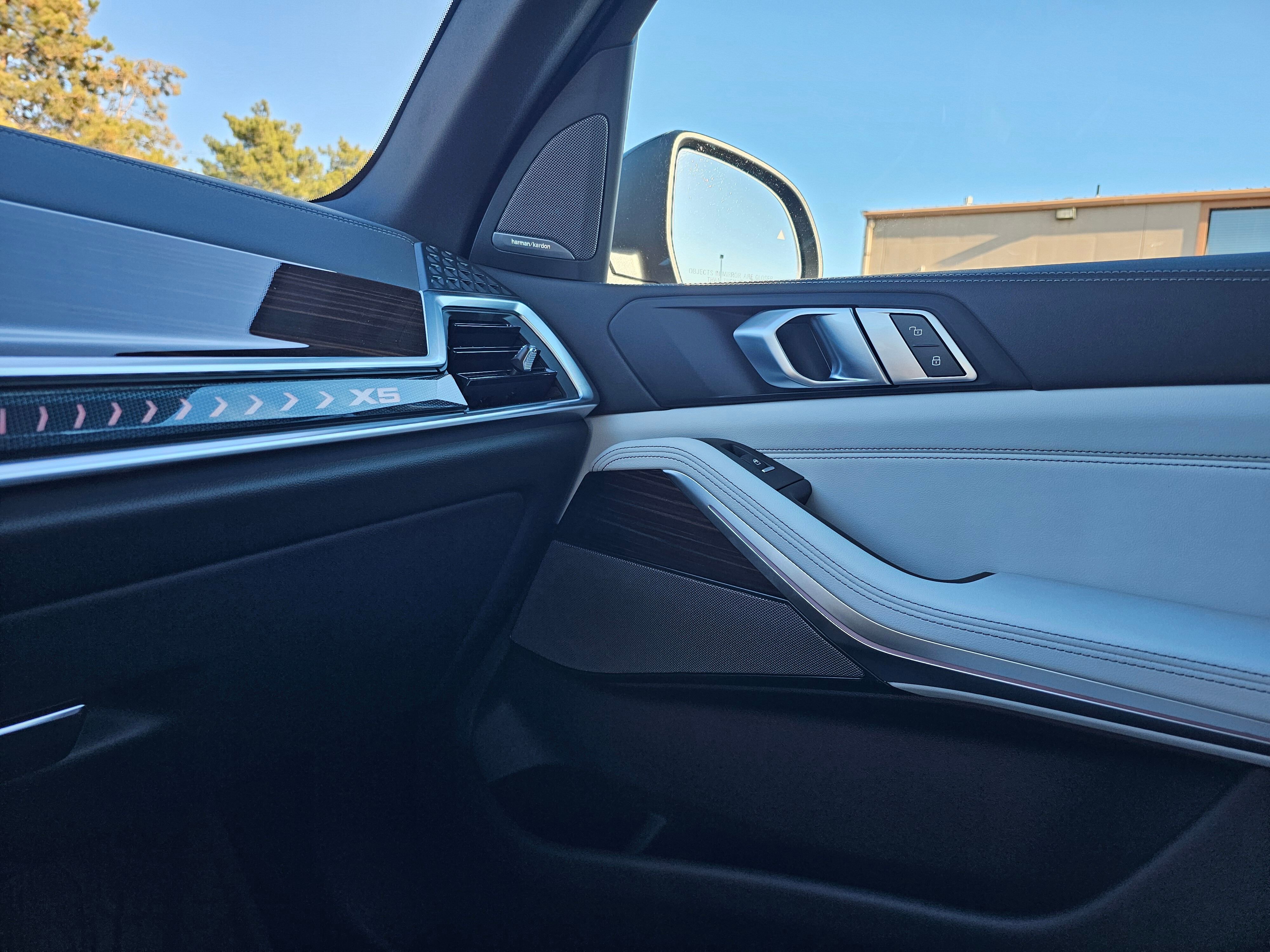 New 2026 BMW X5 xDrive50e w/ Executive Package image 26