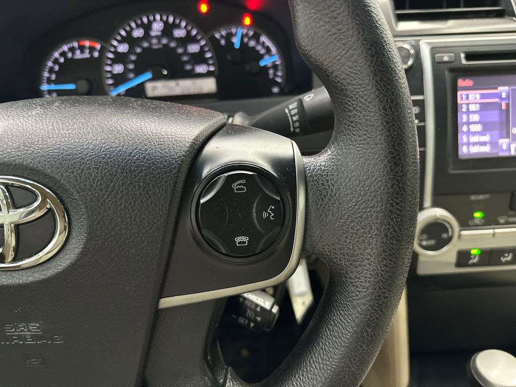 Used 2014 Toyota Camry L image 22