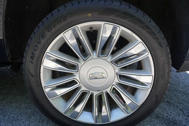 Used 2017 Cadillac Escalade Platinum AWD/4WD image 6