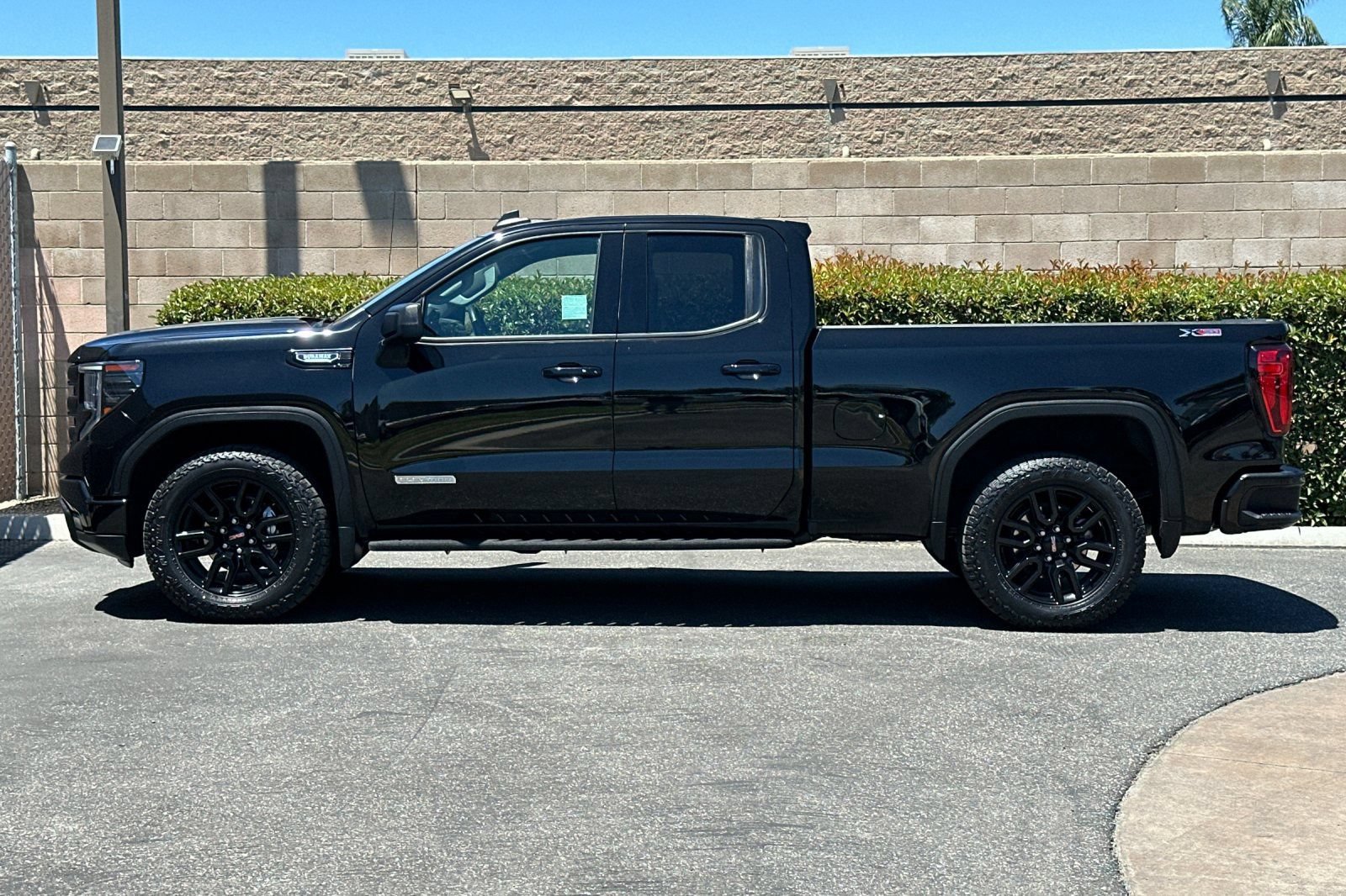 Certified 2023 GMC Sierra 1500 Elevation w/ X31 Off-Road Package AWD/4WD image 7