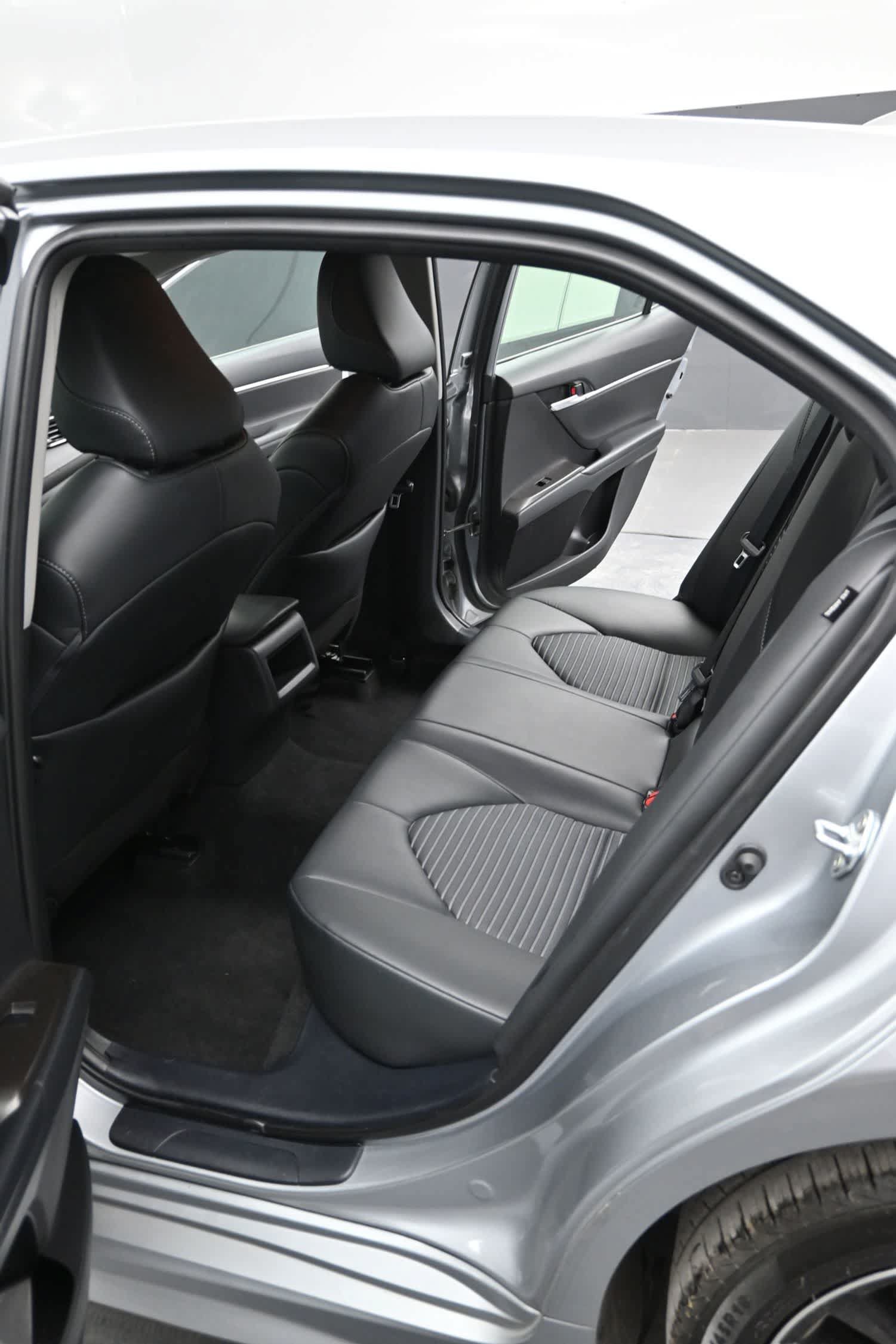 Used 2024 Toyota Camry SE FWD image 15