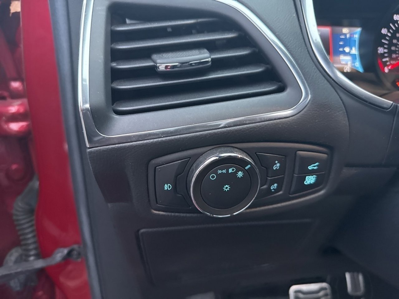 Used 2020 Ford Edge ST w/ Equipment Group 401A image 25