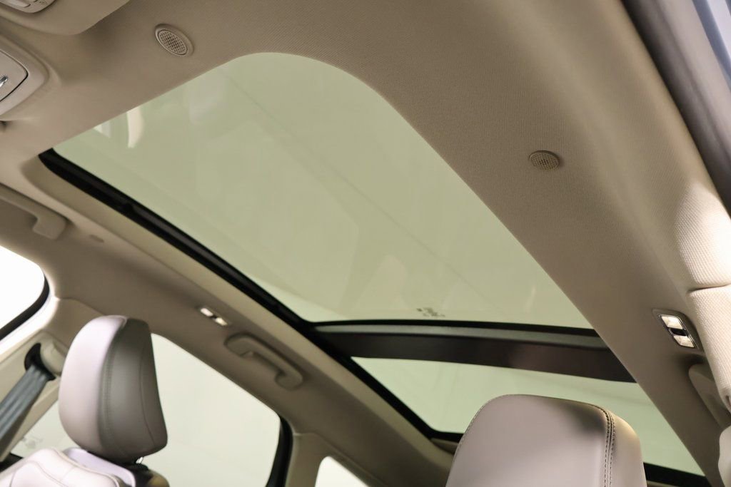 New 2026 Lincoln Corsair Reserve FWD image 16