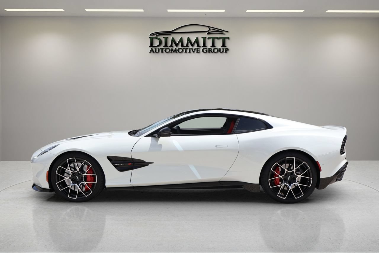 Used 2025 Aston Martin Vanquish RWD image 2