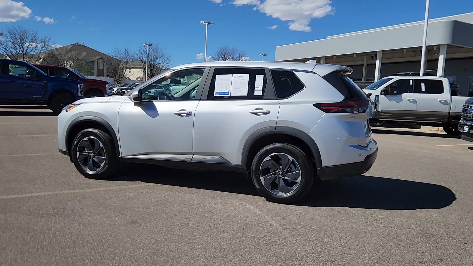 Used 2025 Nissan Rogue SV image 22