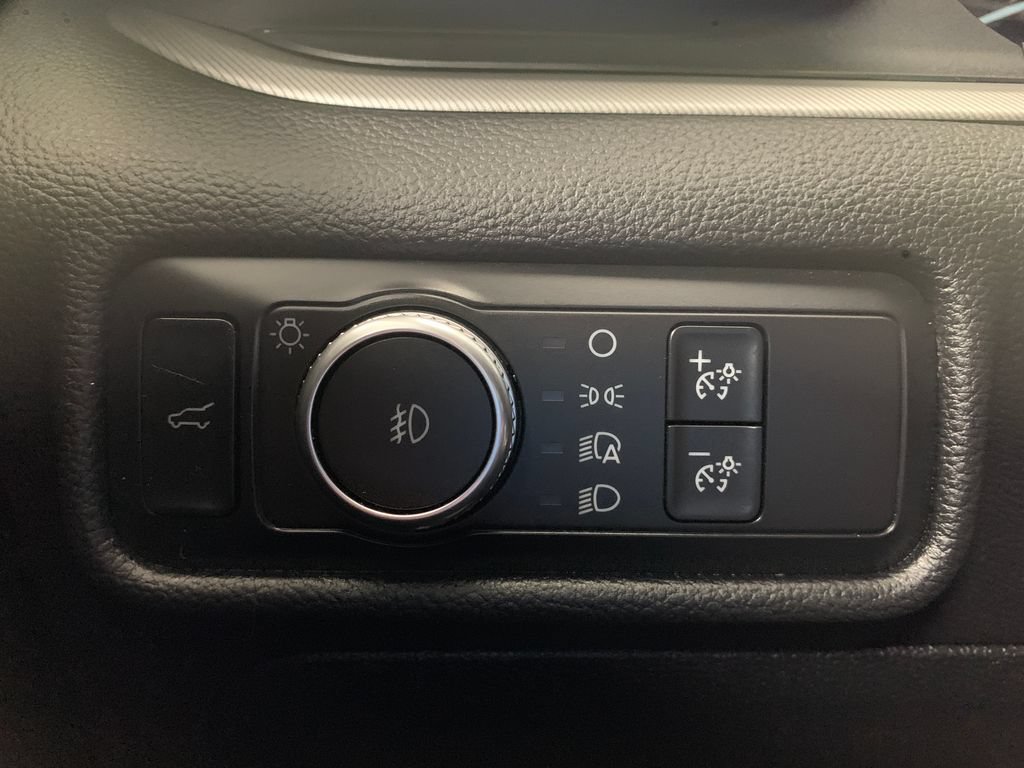 Used 2020 Ford Explorer XLT w/ Equipment Group 202A AWD/4WD image 26