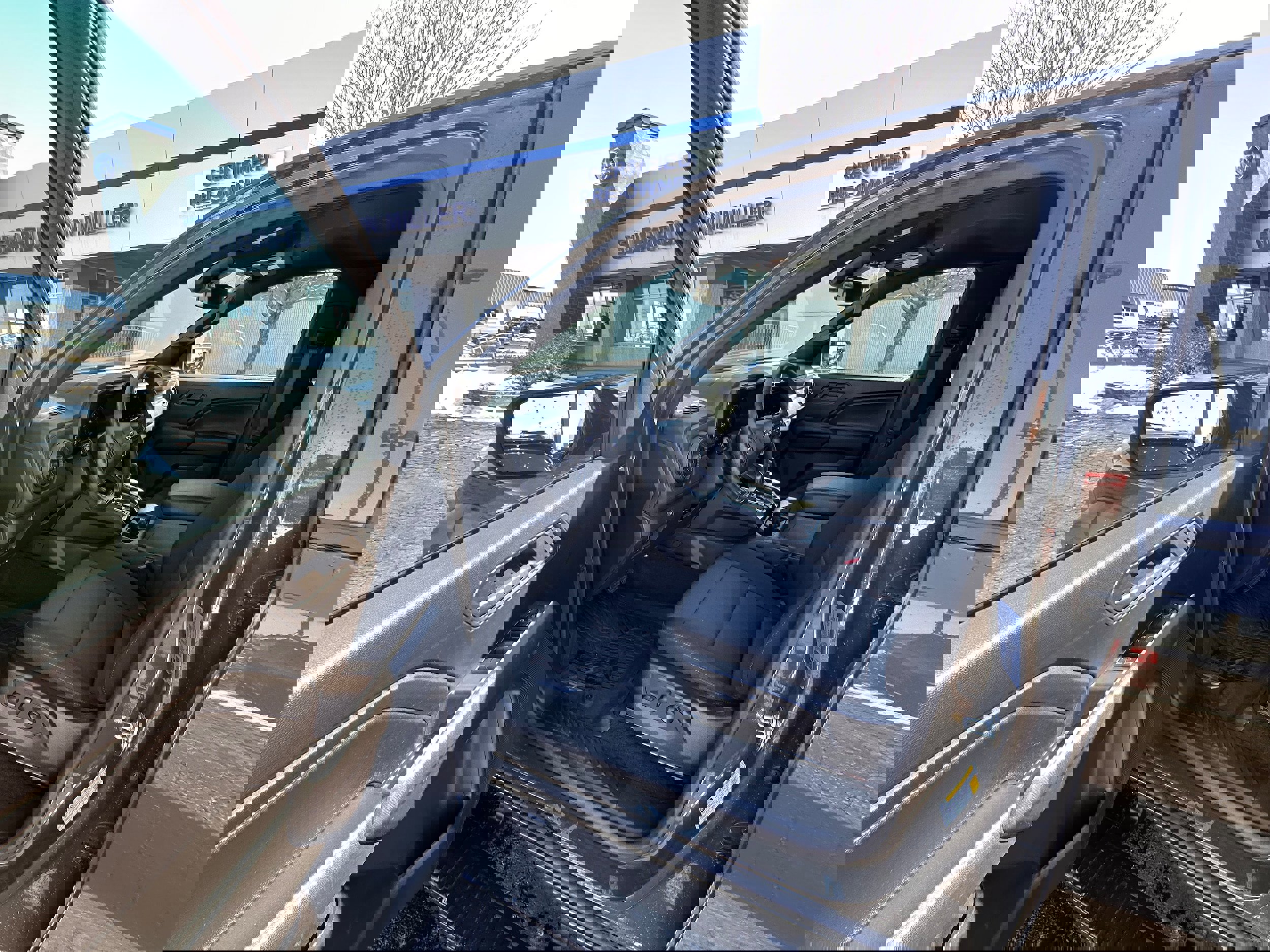 Used 2024 Chevrolet Colorado Trail Boss w/ Technology Package image 12