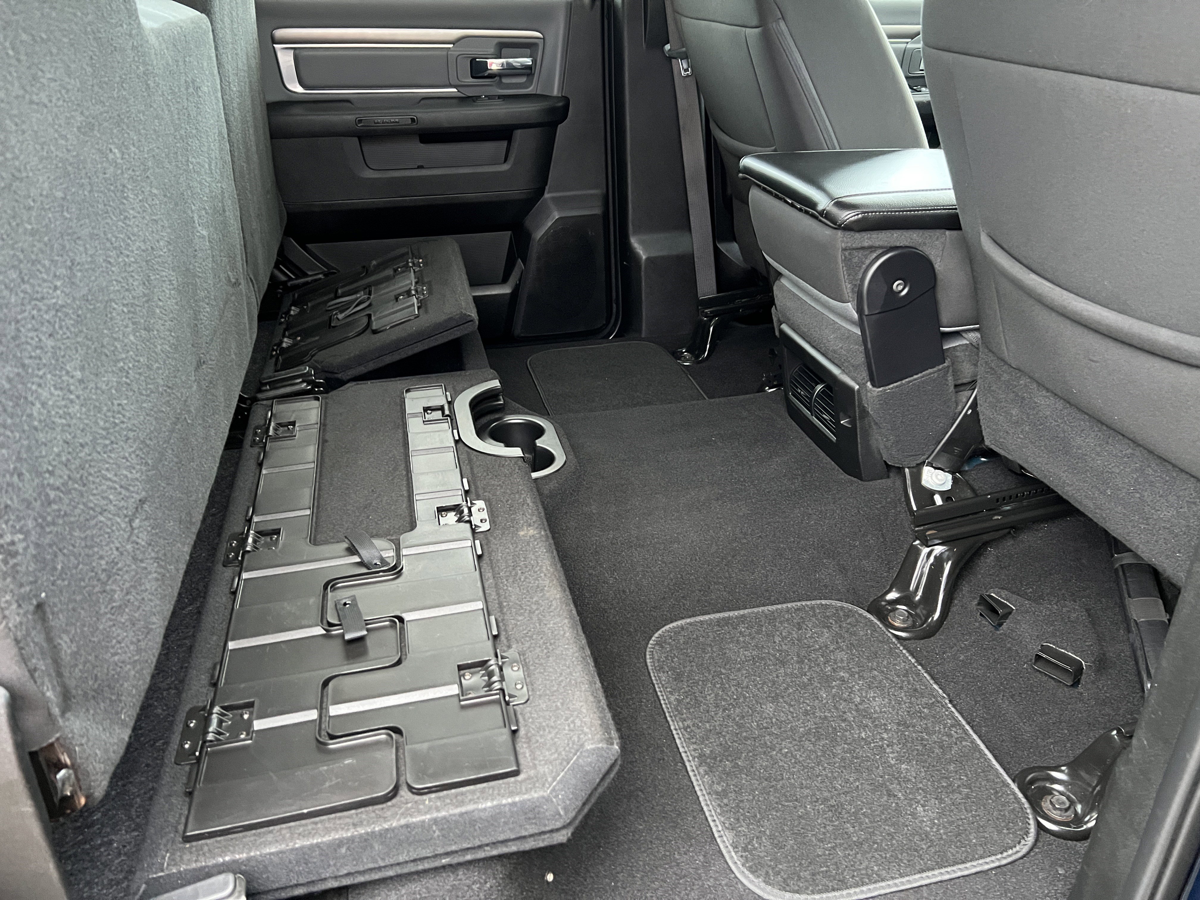 Used 2023 RAM 1500 Classic SLT image 17