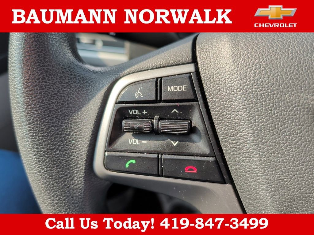 Used 2017 Hyundai Elantra SE FWD image 21