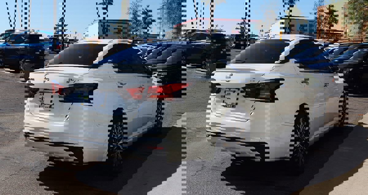 Used 2024 Nissan Altima 2.5 SV image 13