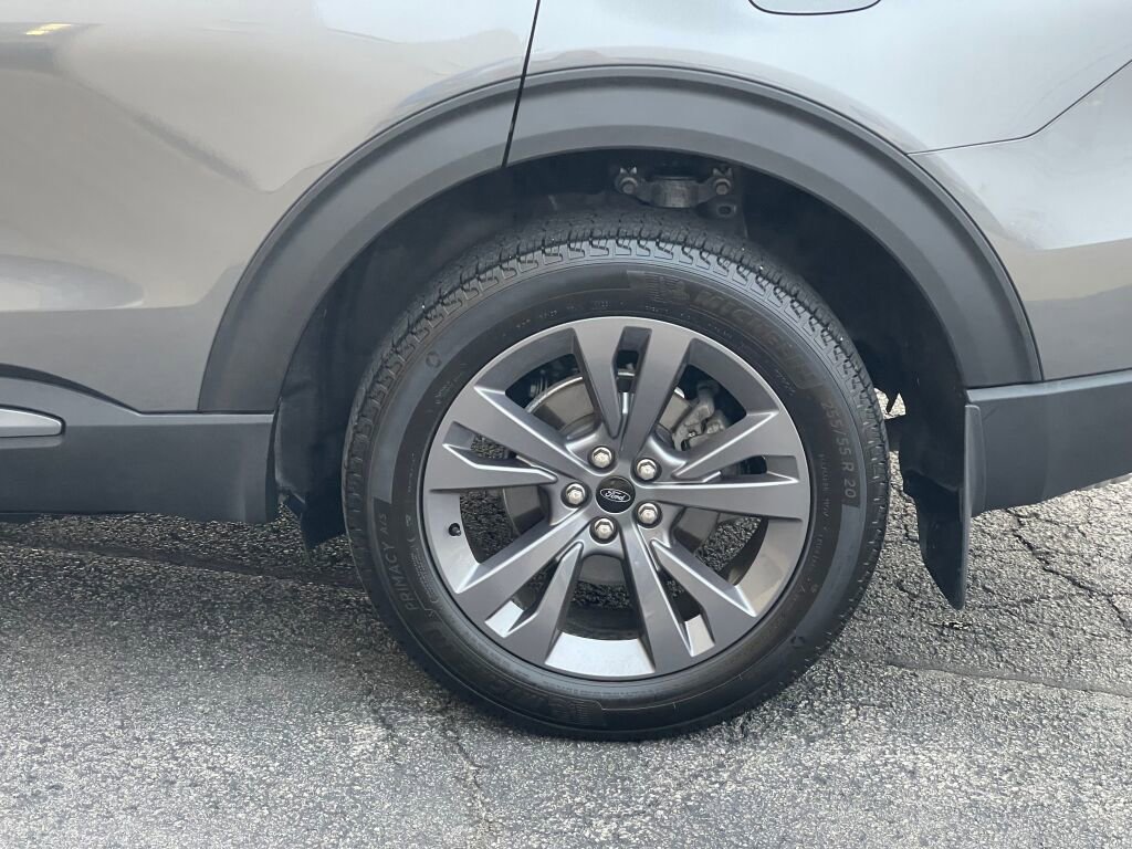 Used 2023 Ford Explorer XLT w/ Equipment Group 202A image 27