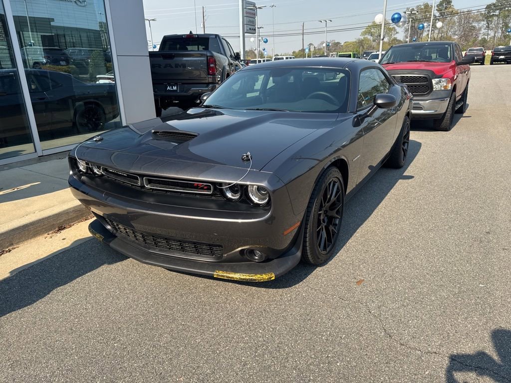 Used 2021 Dodge Challenger R/T image 1