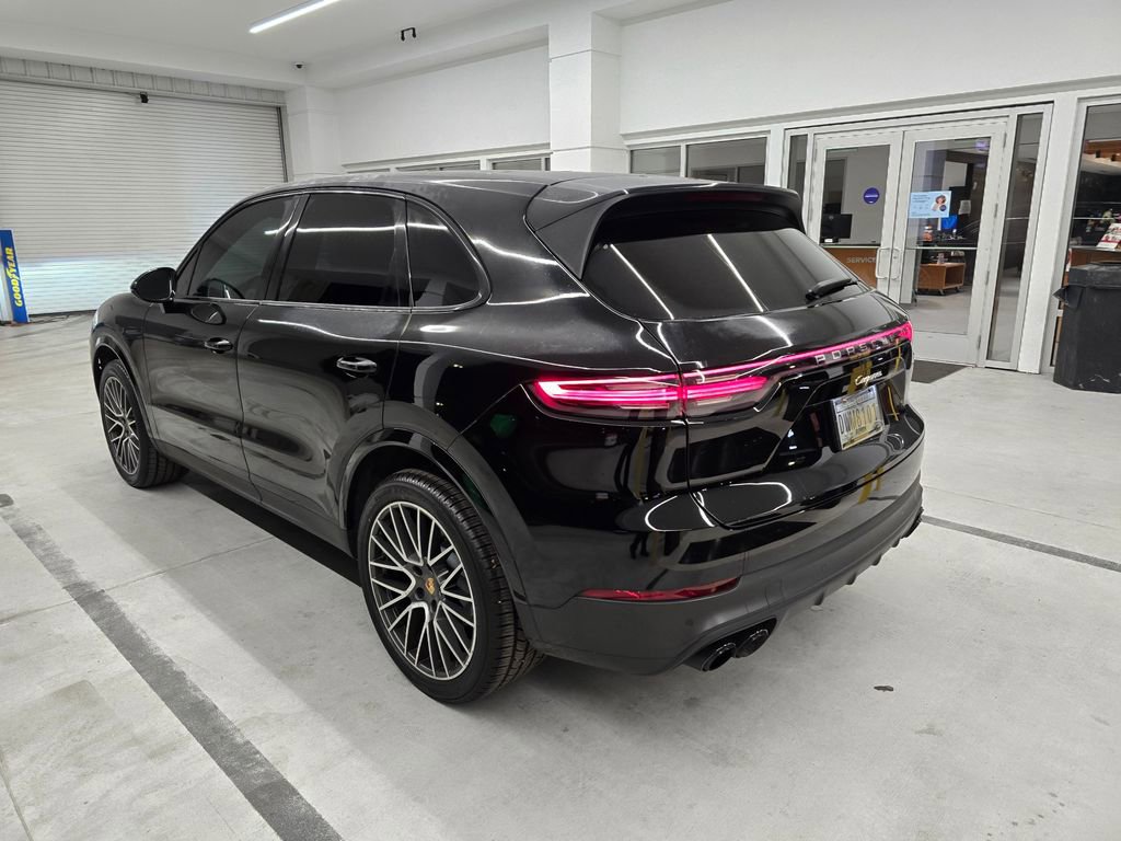 Used 2023 Porsche Cayenne image 4