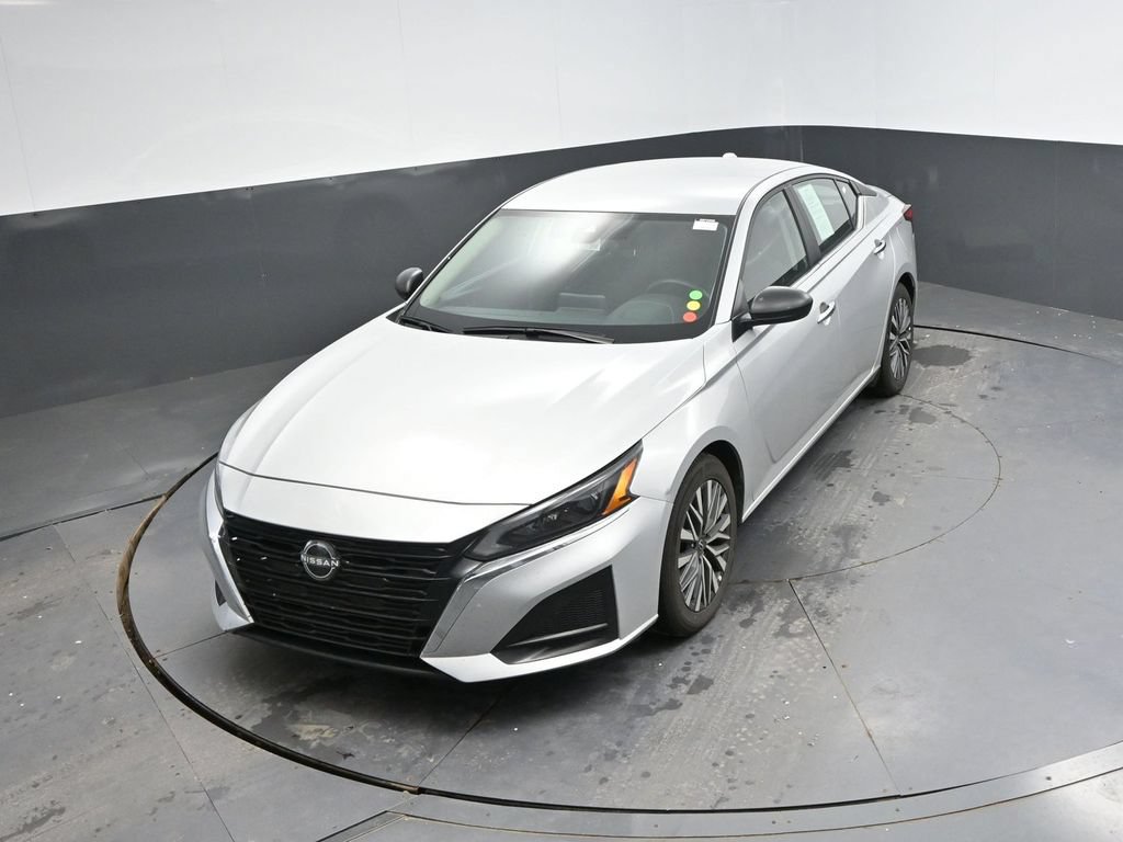 Used 2025 Nissan Altima 2.5 SV FWD image 22