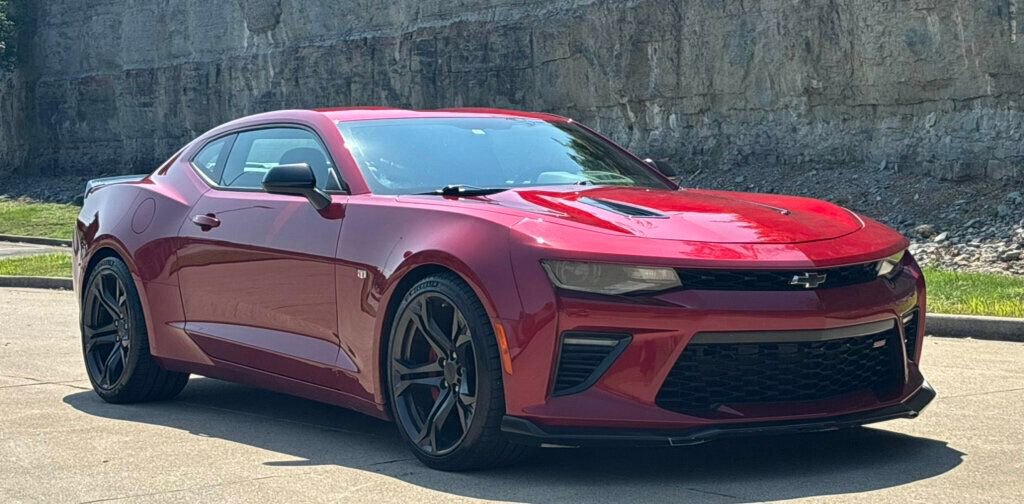 Used 2018 Chevrolet Camaro SS image 2