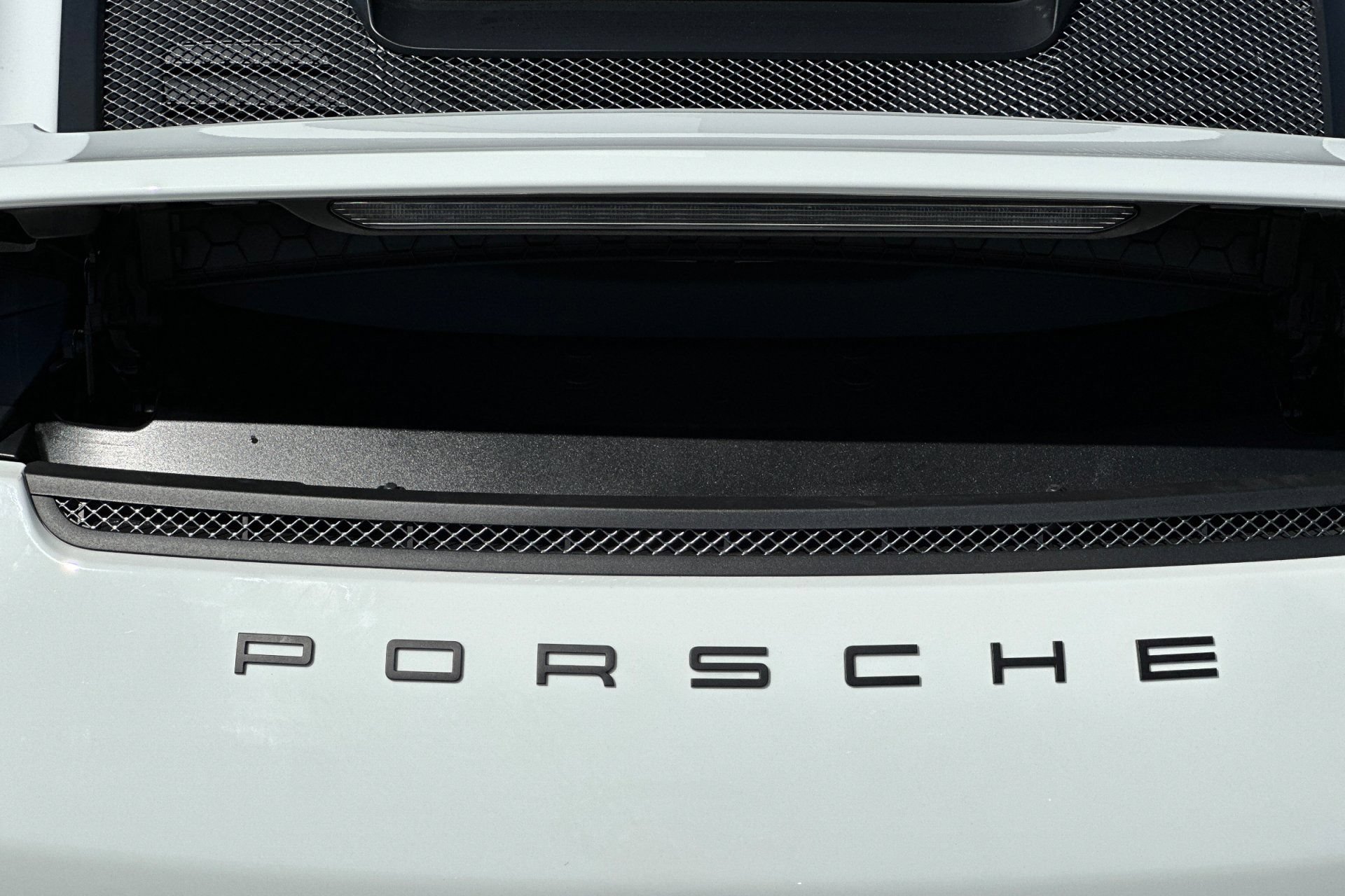 Certified 2016 Porsche 911 R RWD image 33