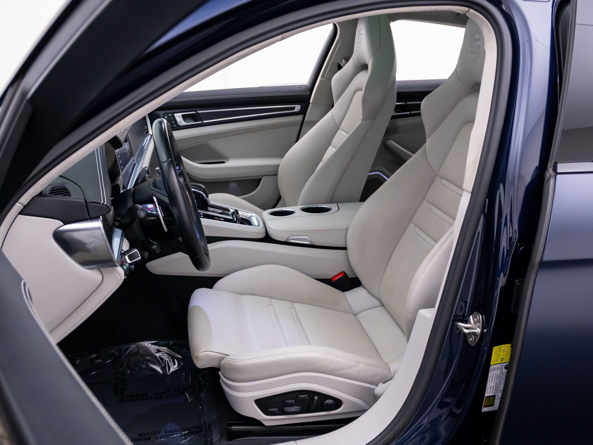 Used 2022 Porsche Panamera GTS AWD/4WD image 5