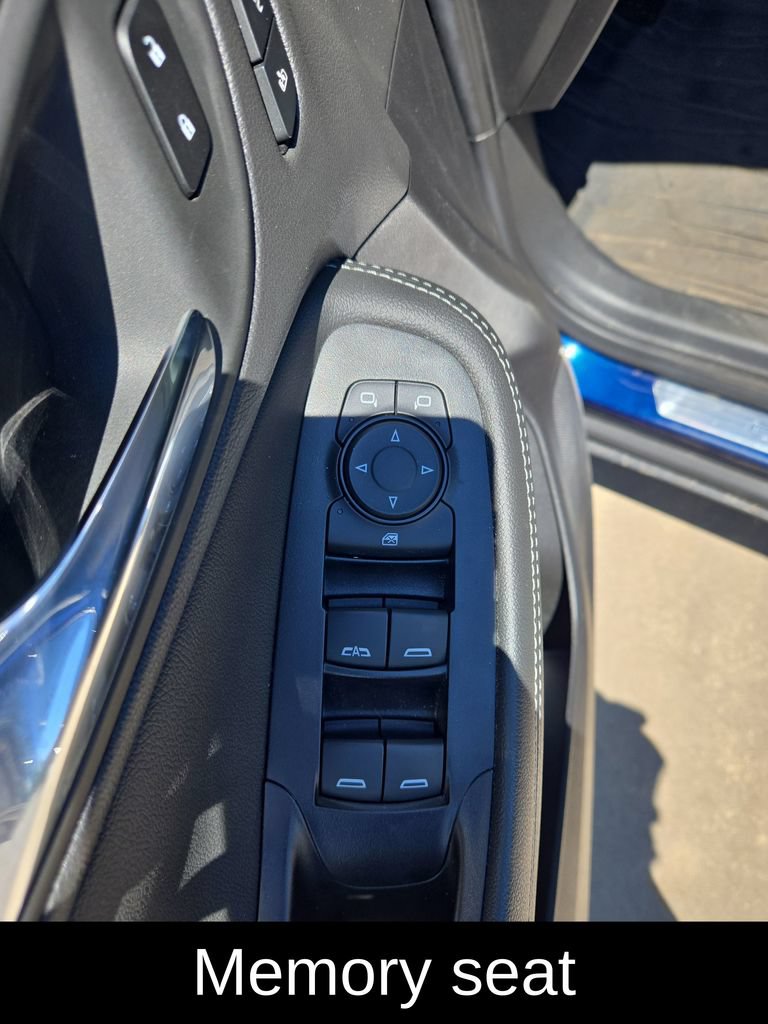 Used 2023 Buick Encore GX Essence w/ Experience Buick Package AWD/4WD image 14