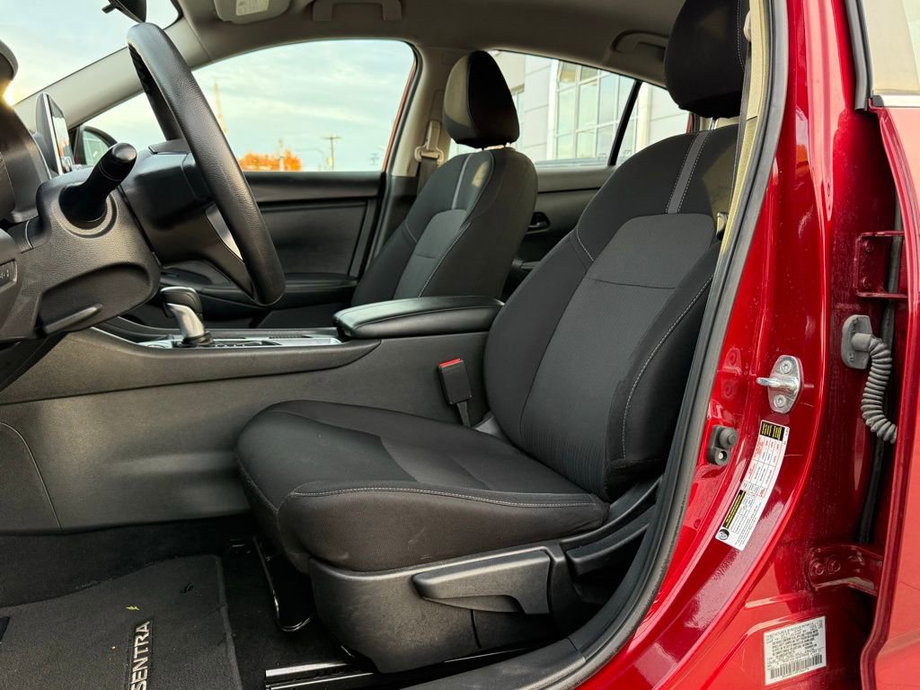 Used 2024 Nissan Sentra SV image 2