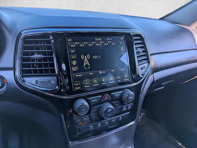 Used 2020 Jeep Grand Cherokee Altitude image 12