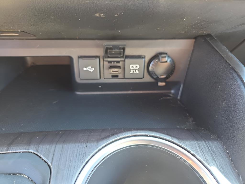 Used 2020 Toyota Highlander Limited image 16