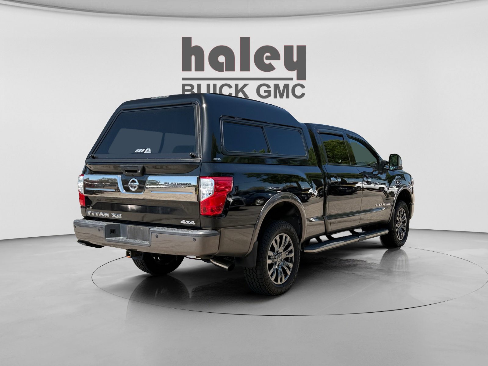 Used 2018 Nissan Titan Platinum Reserve w/ Platinum Utility Package AWD/4WD image 5