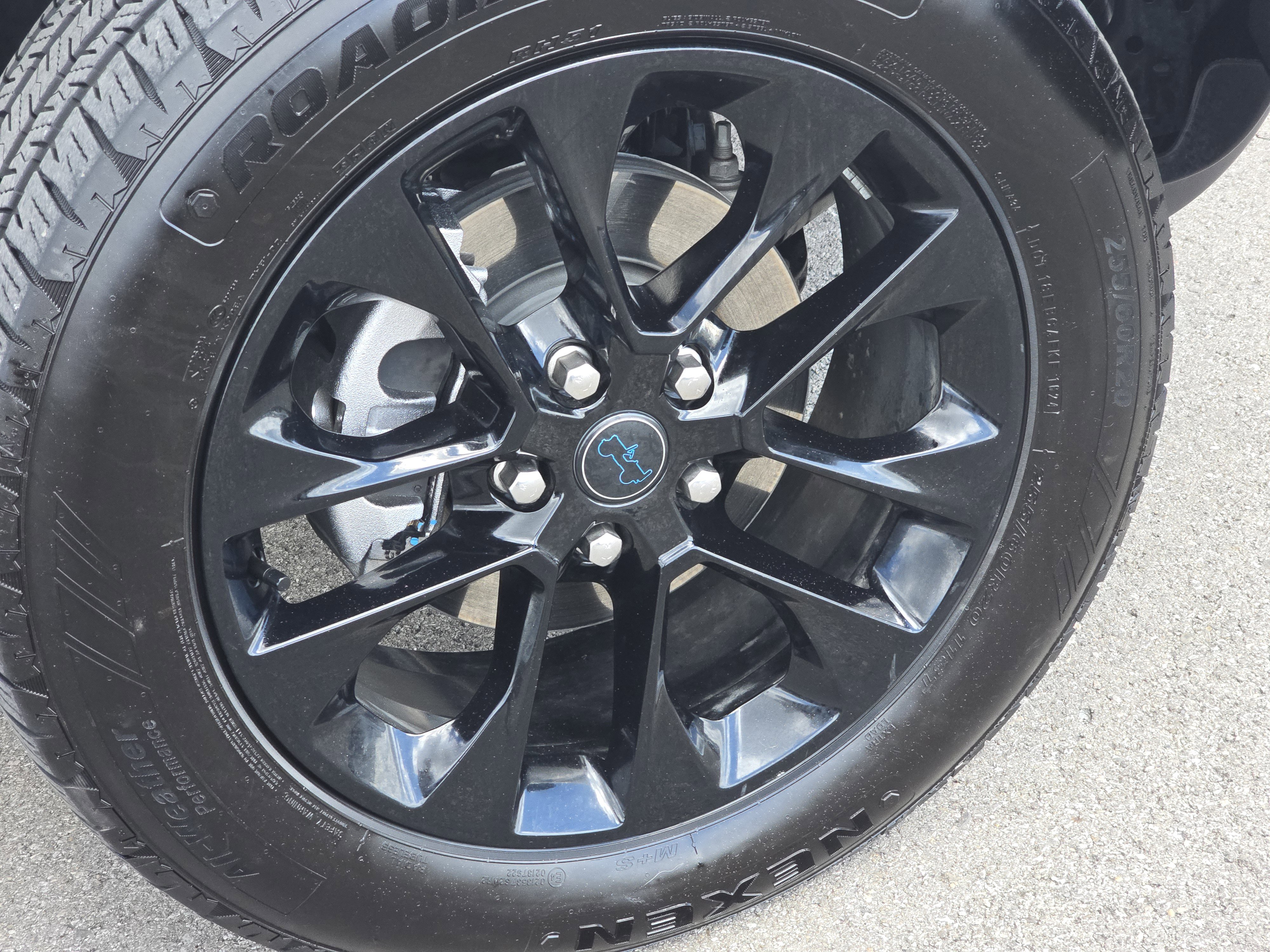 Used 2025 Jeep Wrangler Sahara image 14