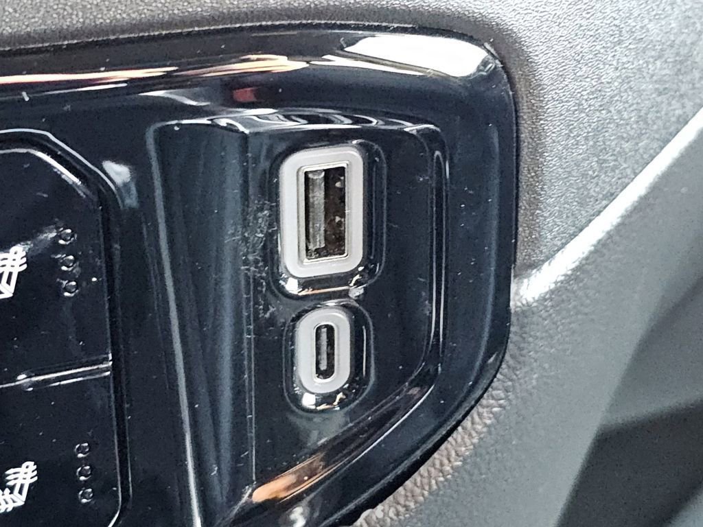 Used 2024 Chevrolet Silverado 1500 LT Trail Boss w/ Convenience Package II image 18