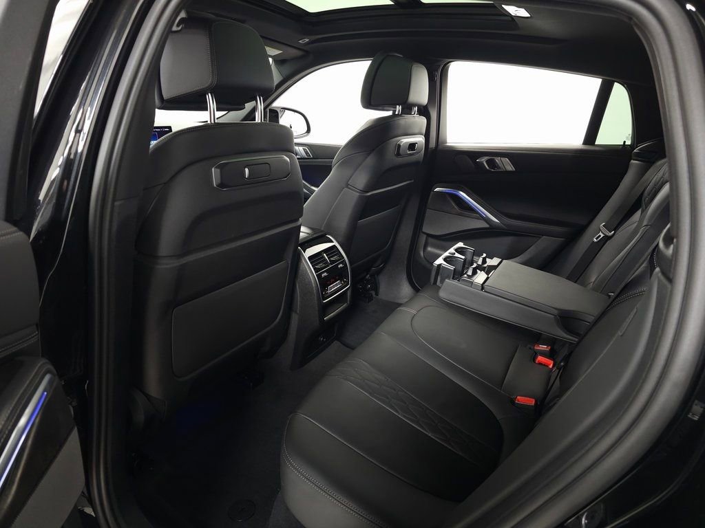 Used 2024 BMW X6 M60i w/ Dynamic Handling Package image 40