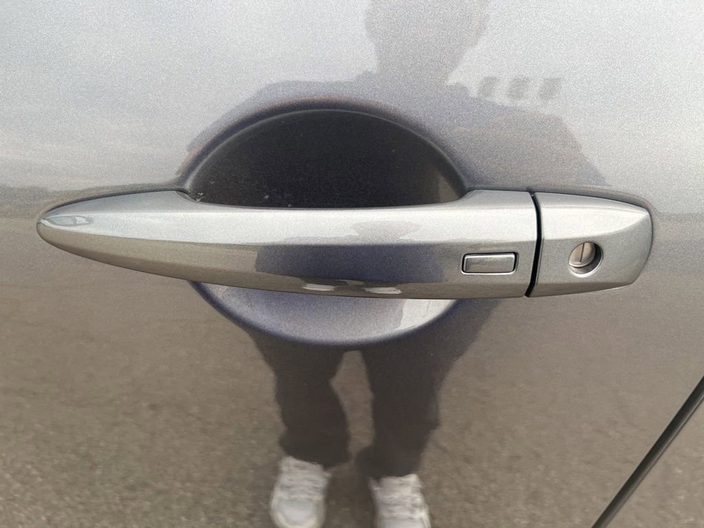 Used 2025 Nissan Pathfinder Platinum w/ Cargo Package image 36