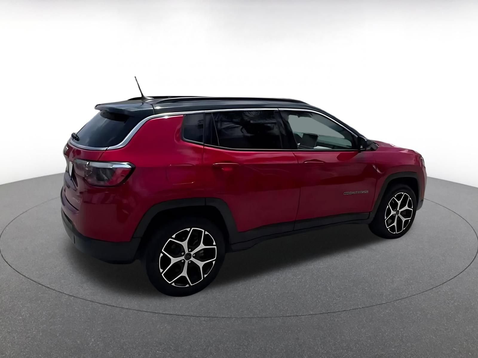 Used 2025 Jeep Compass Limited AWD/4WD image 14