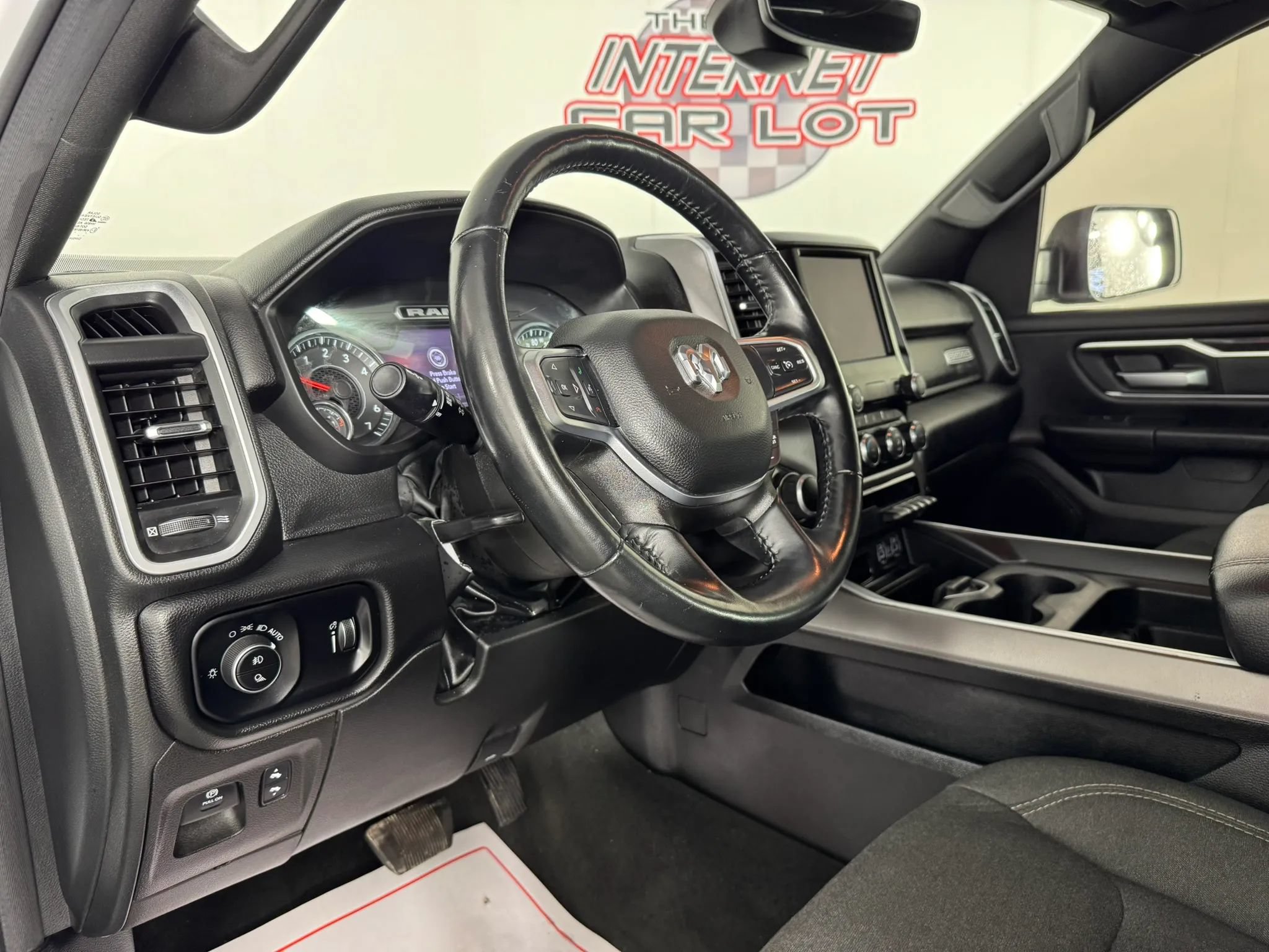 Used 2022 RAM 1500 Big Horn AWD/4WD image 10